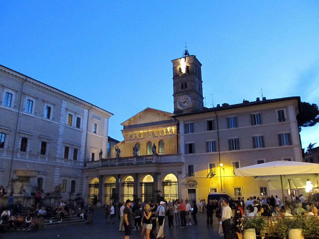 Piazza Santa Maria in Trastevere, Rome